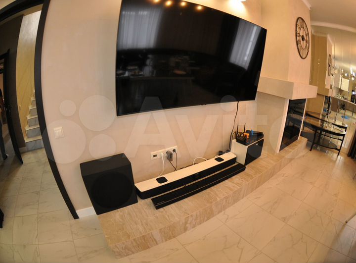 Коттедж 350 м² на участке 10 сот.