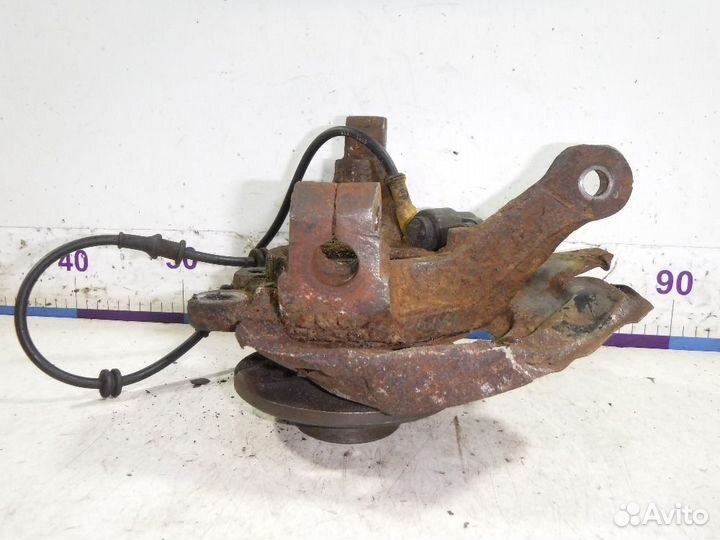 Кулак передний правый Opel Vectra B