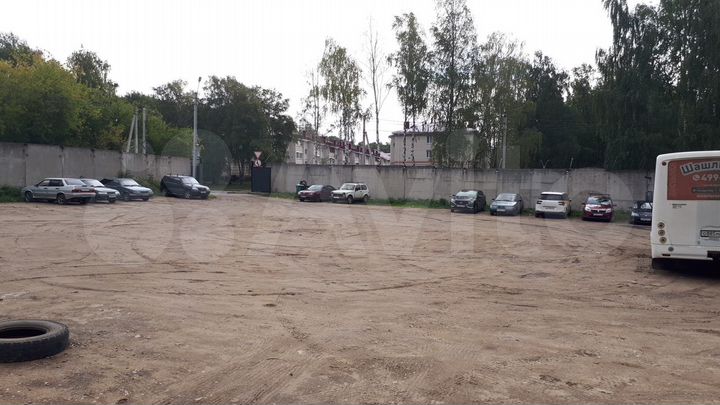 Машиноместо, > 30 м²