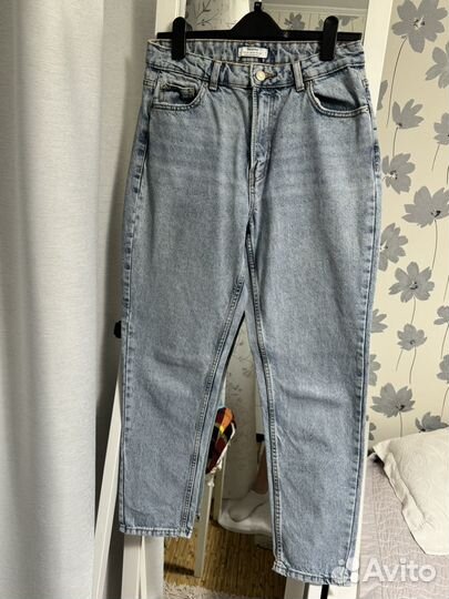 Джинсы bershka mom