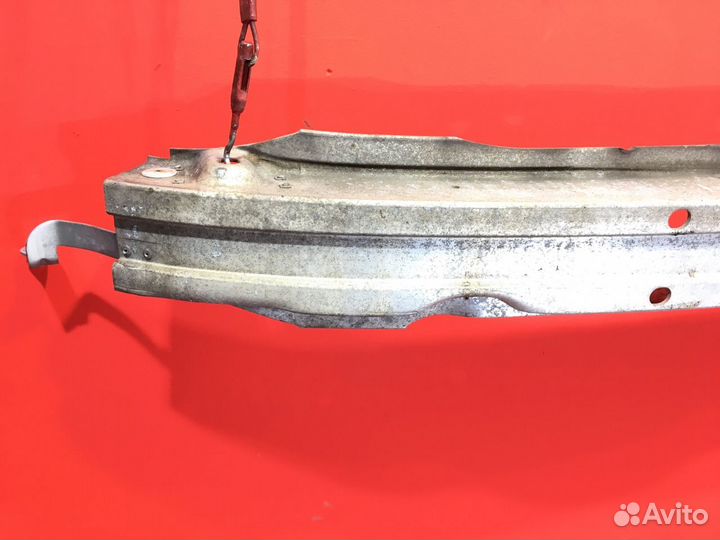 Усилитель бампера передний Audi A4 B6 универсал