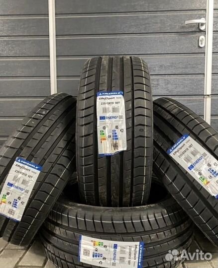 Triangle EffeXSport TH202 215/40 R18 89Y