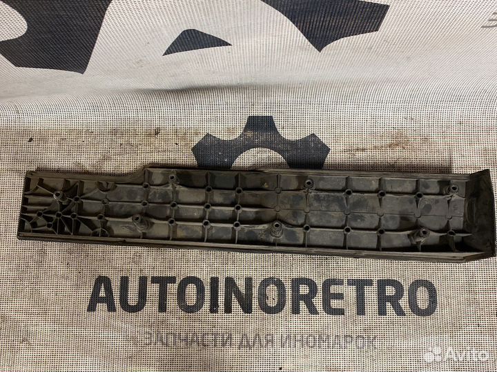 Декоративная крышка двс Mercedes M104 A1041500675