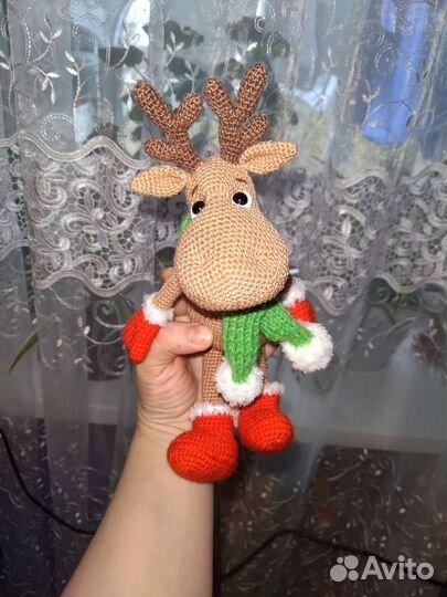 Олень крючком, ручная работа