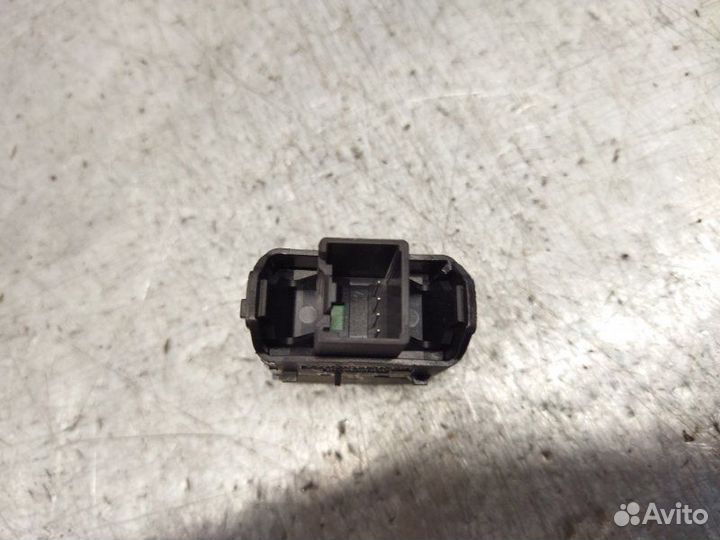 Кнопка стеклоподъемника задняя Ford Focus 3