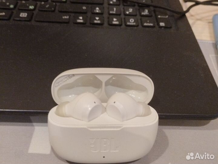 Беспроводные наушники jbl