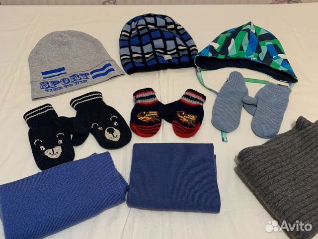 Шапки демисезонные для мальчиков reima 52 варежки