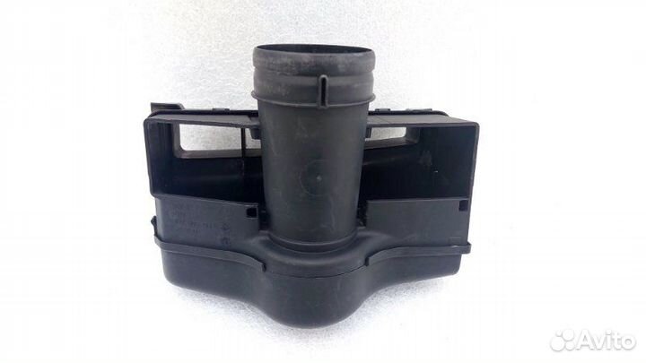 Воздухозаборник Volkswagen Jetta A5 BSE 2010