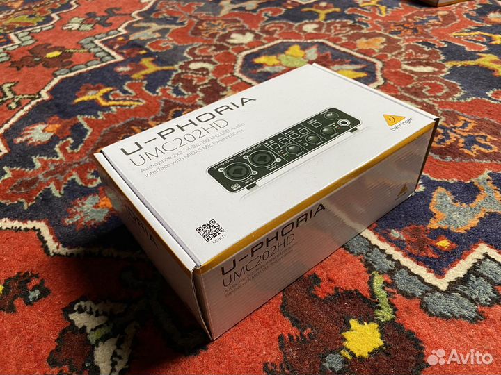 Внешняя звуковая карта Behringer umc202hd