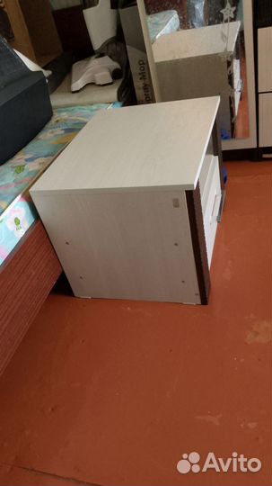 Тумба прикроватная