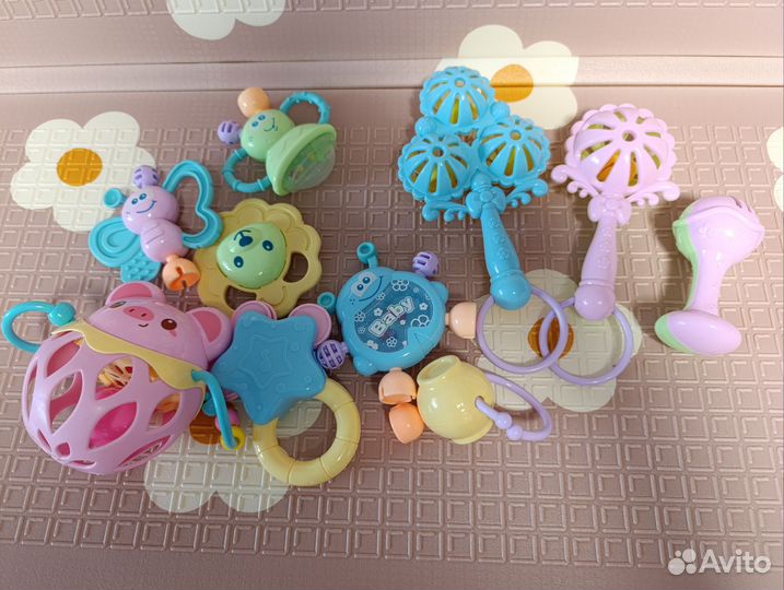 Погремушки новые + Чёрно-белые карточки