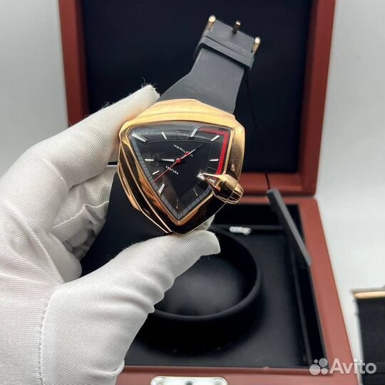 Механические часы Hamilton Ventura