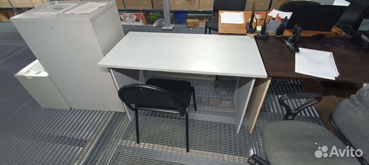 Стол, стул, шкаф