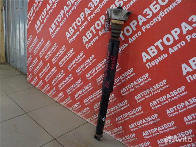 Амортизатор задний правый Mazda 3 BL Z6 2010