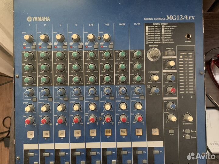 Акустические колонки и рековая стойка