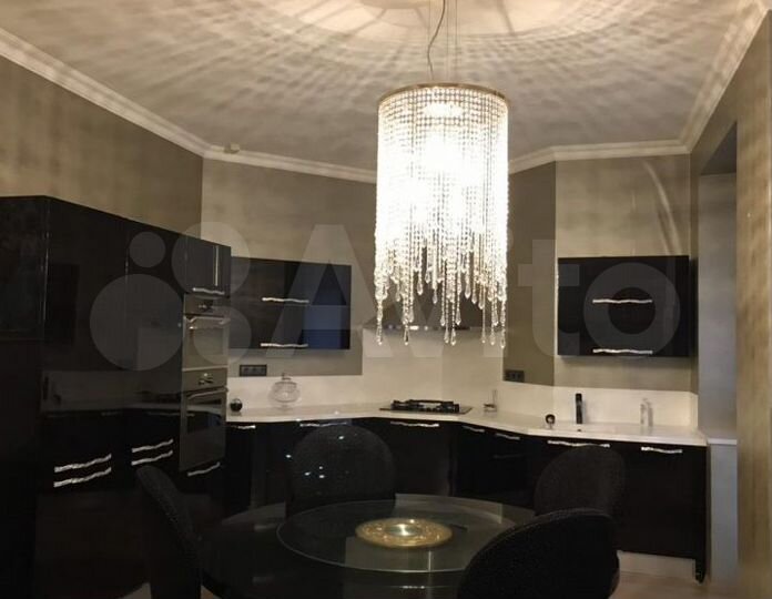 3-к. квартира, 96 м², 14/20 эт.