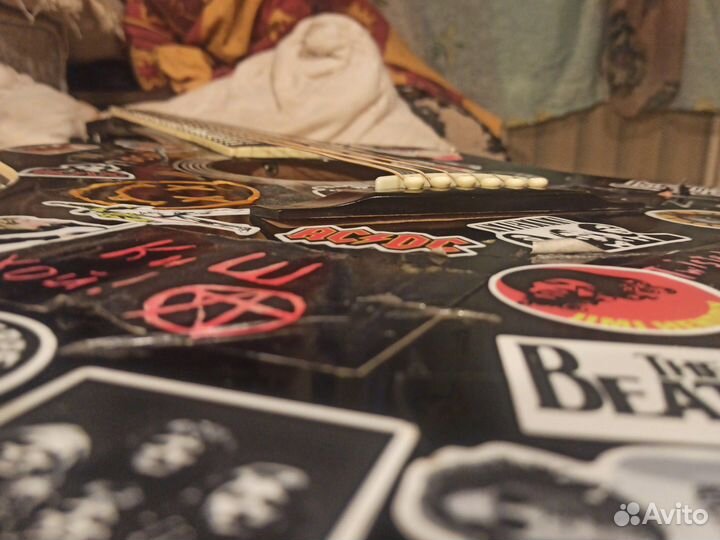 Акустическая гитара