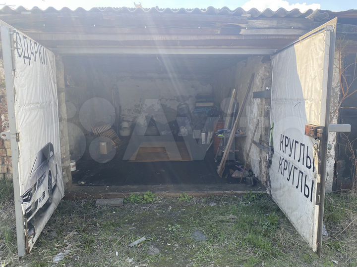 Гараж, > 30 м²