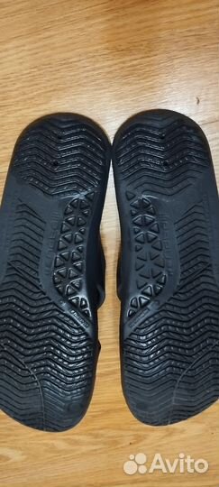 Шлепанцы, сланцы для бассейна