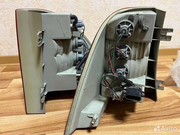 Задние внешние фонари Mercedes