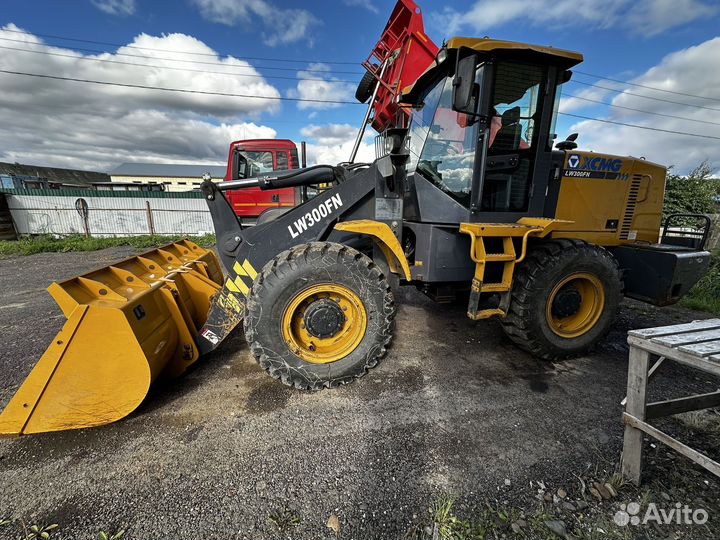 Фронтальный погрузчик XCMG LW300FN, 2018