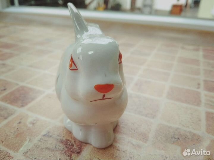Фарфоровая статуэтка Кролик.ссср.Полонное