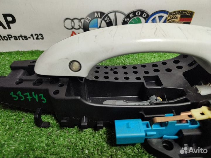 Ручка двери передняя левая Audi A7 4G cypa \