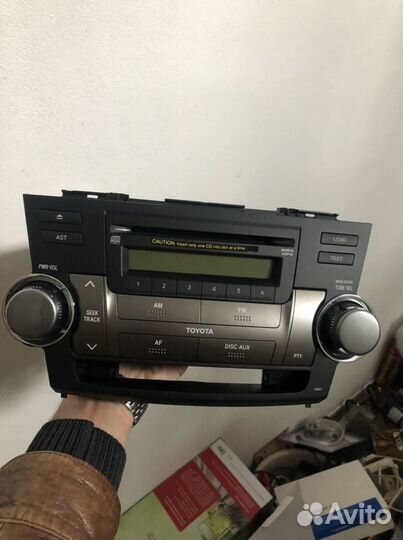 Штатная магнитола на highlander 86120-48n10-c0