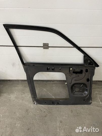 Рамки передних дверей Audi 100 C3 (44)