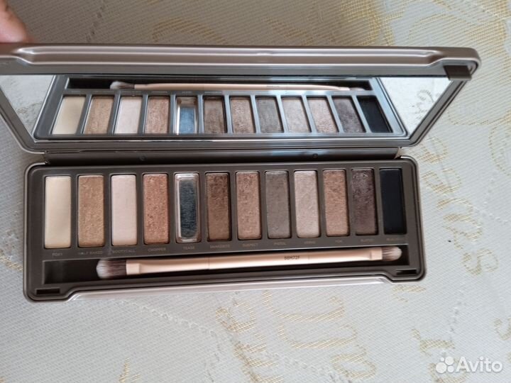 Палетка теней urban decay 2