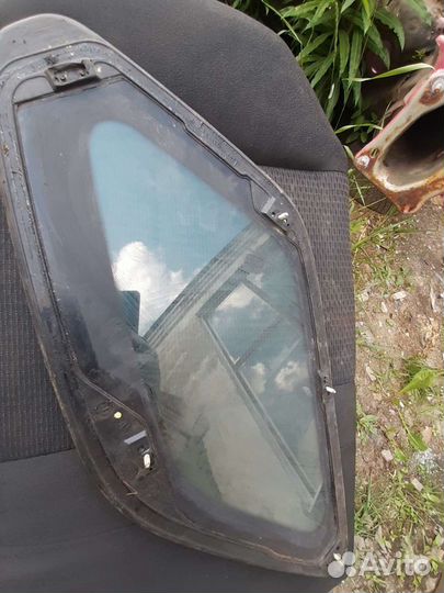 Стекло кузова Kia Sportage 2