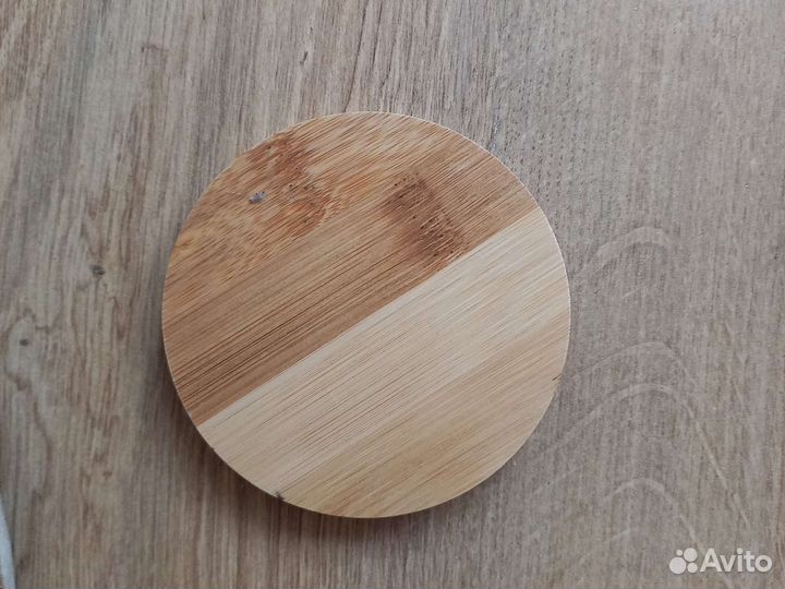 Новая деревянная подставка под горячее