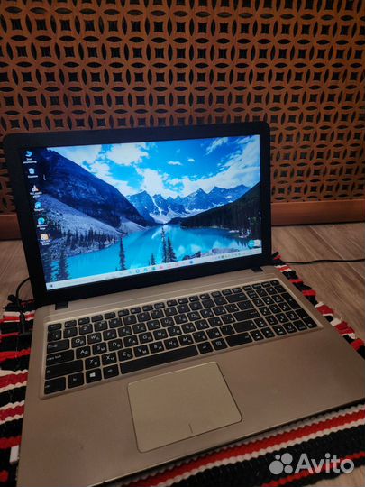 Ноутбук мощный asus X540LJ Intel Core i3-5005U