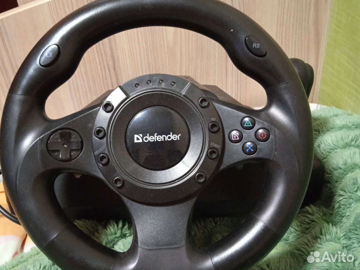 Игровой руль с педалями