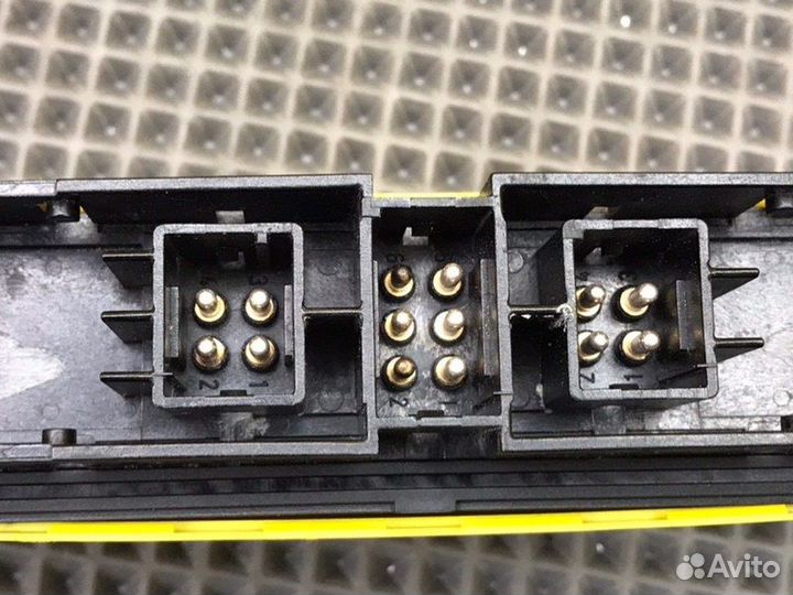 Блок комфорта Mercedes-Benz S124 M102.982 1989