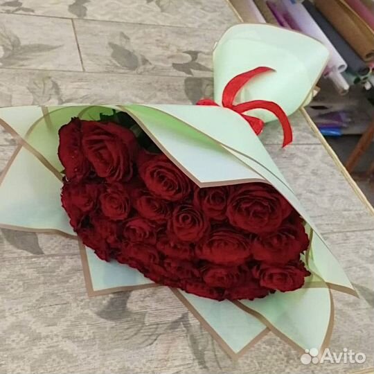 Красные розы букеты любых размеров с доставкой