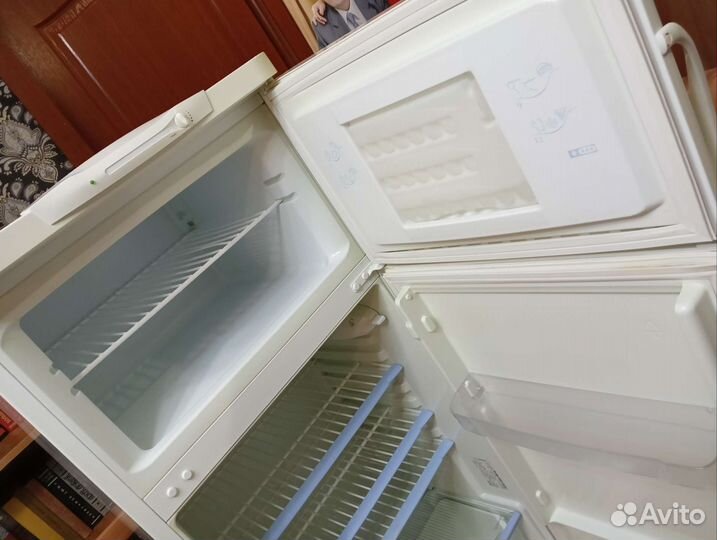 Холодильник Indesit