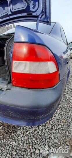 Фонарь правый Opel Vectra B седан X16XEL 1.6 1998