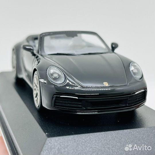 Porsche 911 Carrera 4 Convertible 1/43 Minichamps