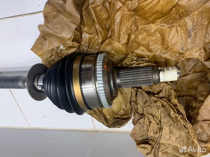 Полуось привод передний правый Land Rover Range