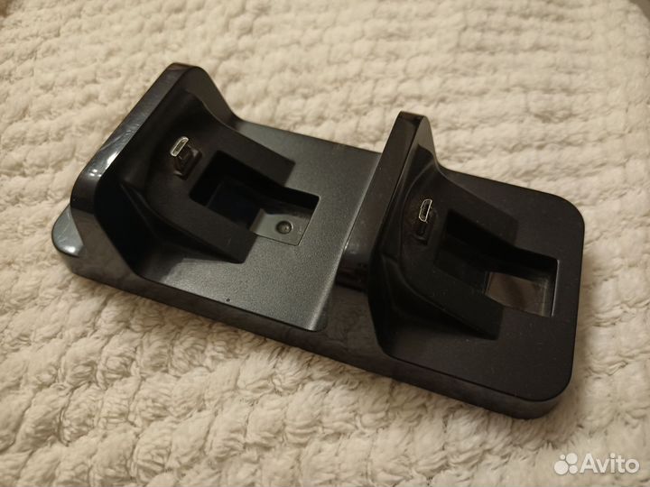 Playstation 4 с камерой и 2 джойстиками