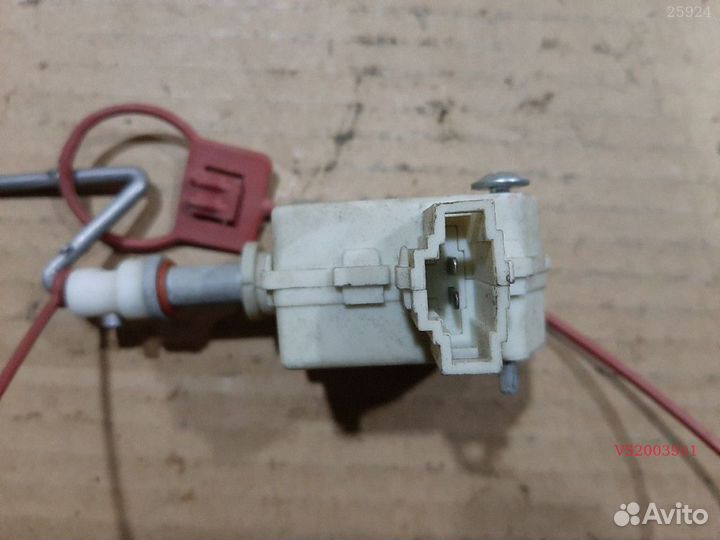 S2003901 Привод лючка бензобака audi Q7 4L