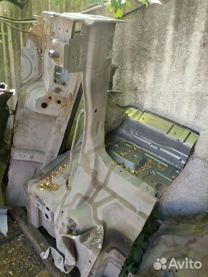 Четверть лонжерон брызговик правый Актион 2