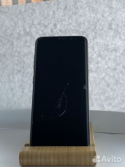 Samsung galaxy s8 plus + два чехла в подарок