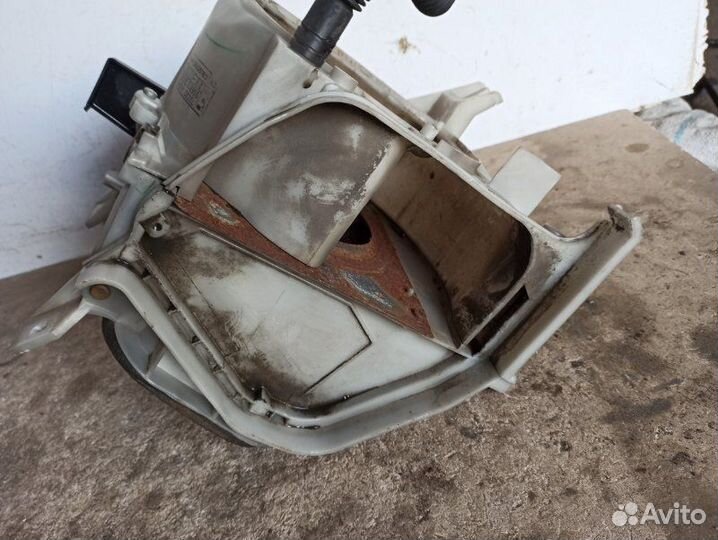 Корпус отопителя Subaru Legacy B10 EJ22 2200CC