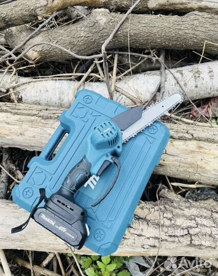 Аккумуляторная пила Makita 200mm