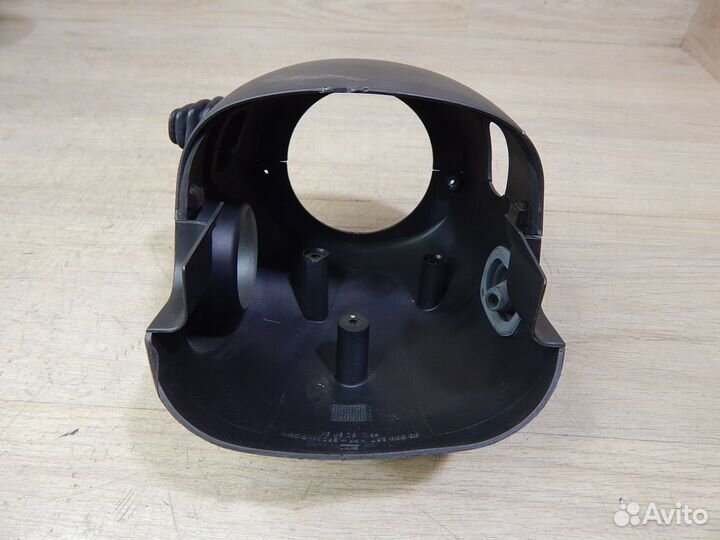 Кожух рулевой колонки Opel Omega B