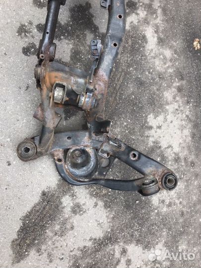 Volvo XC90 подрамник задний