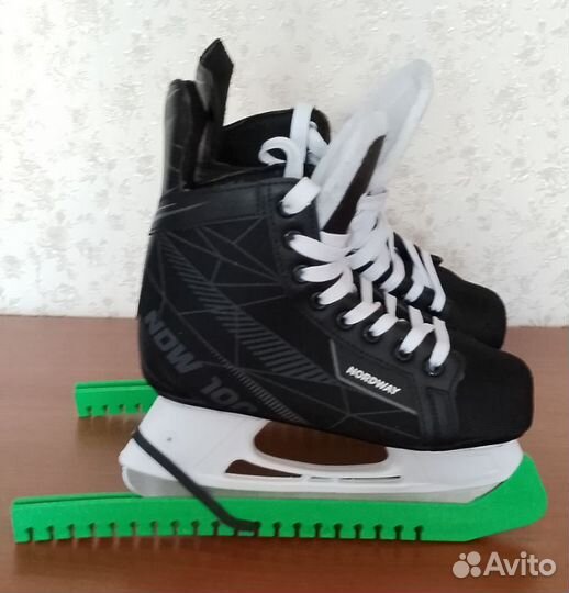 Коньки хоккейные