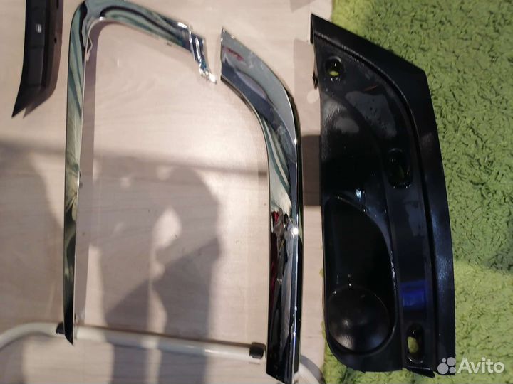 Молдинги на весту